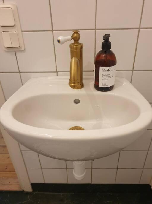 Centrala Stan- 2-Rums Gaestsvit, Perfekt Foer Kollegor Som Oenskar Separata Rum Umeå Esterno foto
